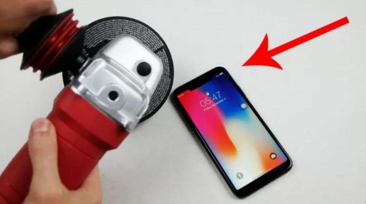 Így lehet végleg eltüntetni az iPhone X zavaró kivágását